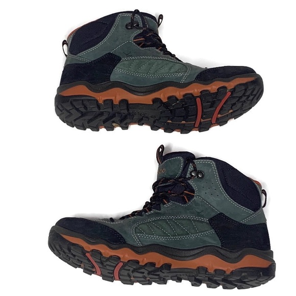 ecco ulterra mid hiking boots